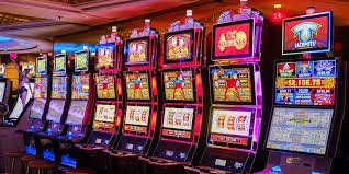 Antarmuka permainan JILI di platform koinvegas menampilkan live dealer dan slot games